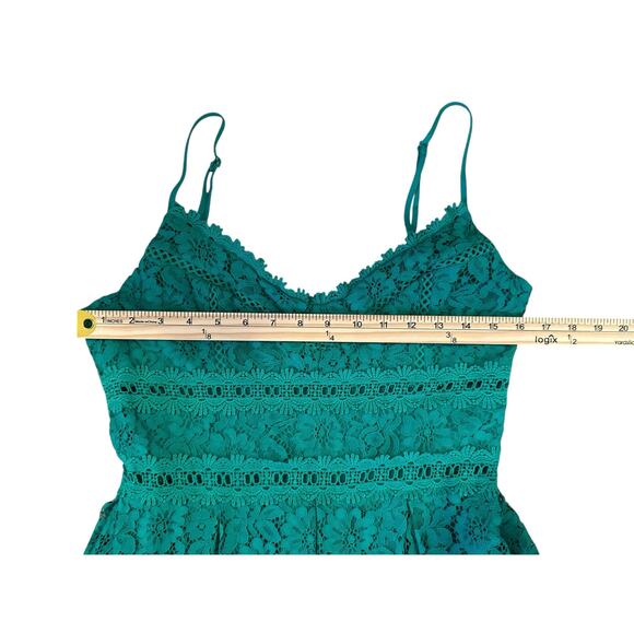 EUC Emerald Green Lace Midi Dress Size M WeddingGuest BarbieCore GardenParty - Picture 5 of 10